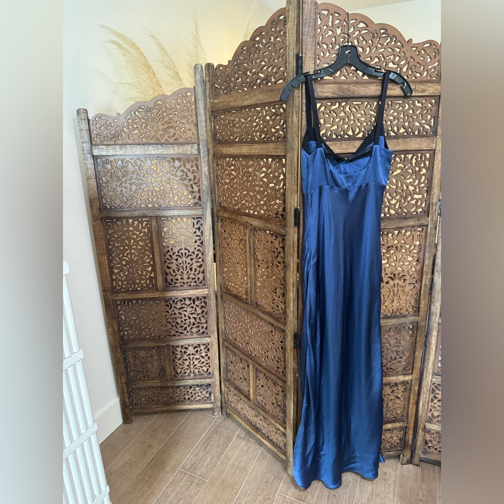 SIR Depeche Balconette Silk Gown - Picture 6 of 6